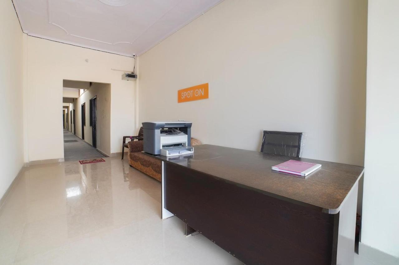 Spot On 67119 Hotel Shivam Residency Rāmpura Exterior foto